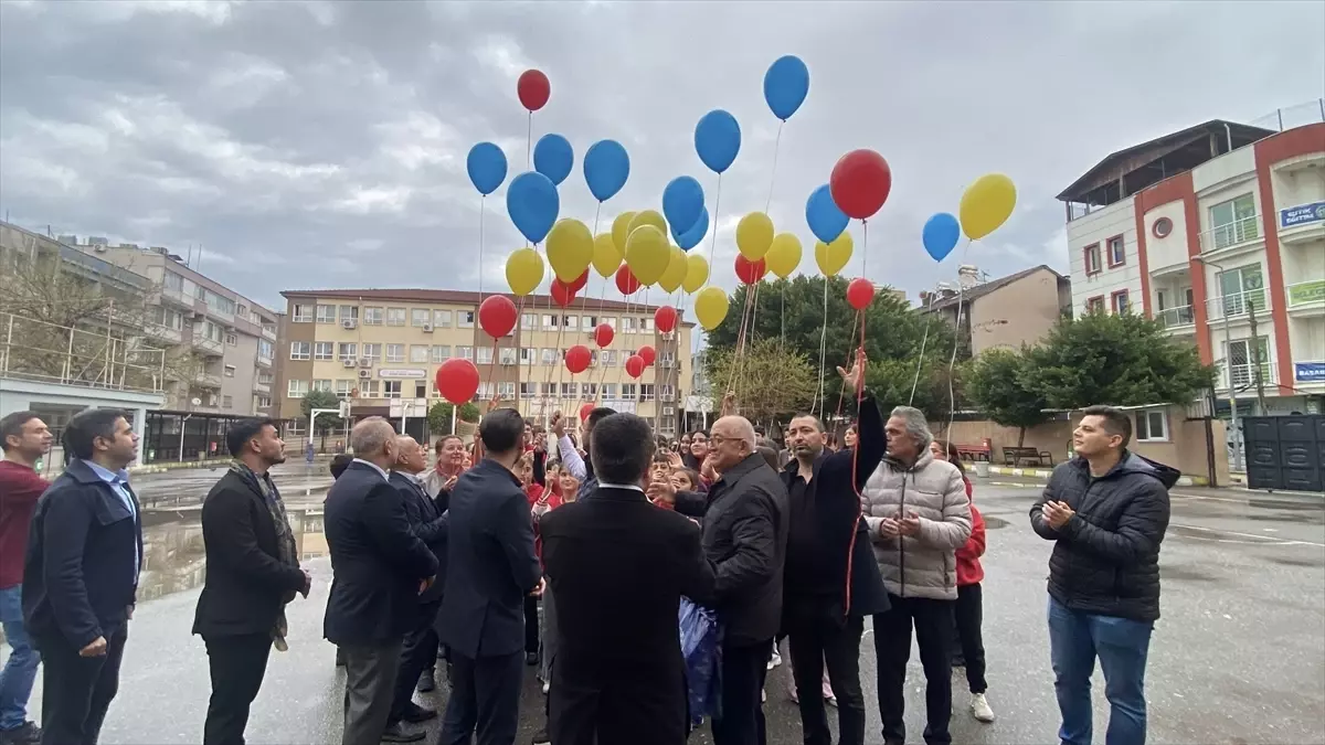 İskenderun’da Otizm Farkındalık Günü Renkli Balonlarla Kutlandı