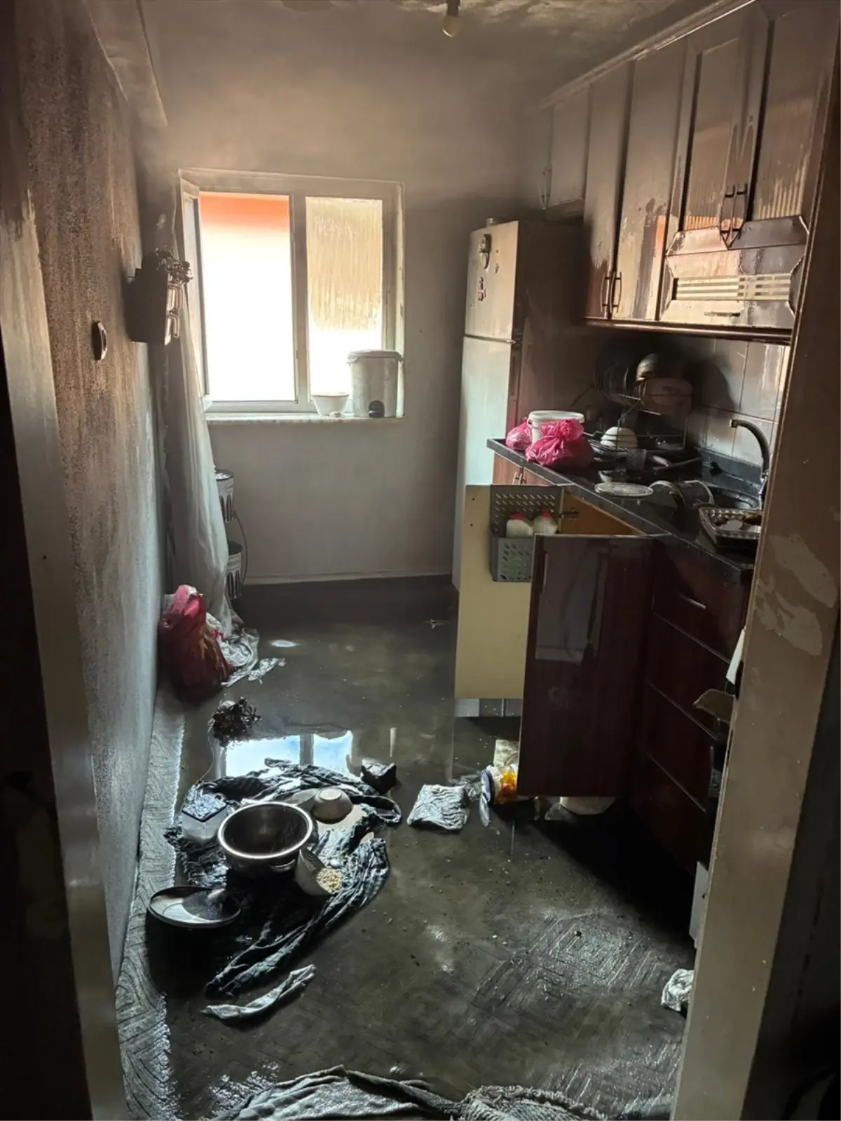 Bitlis’in Hizan İlçesinde Ev Yangını: Bir Aile Evini Kaybetti