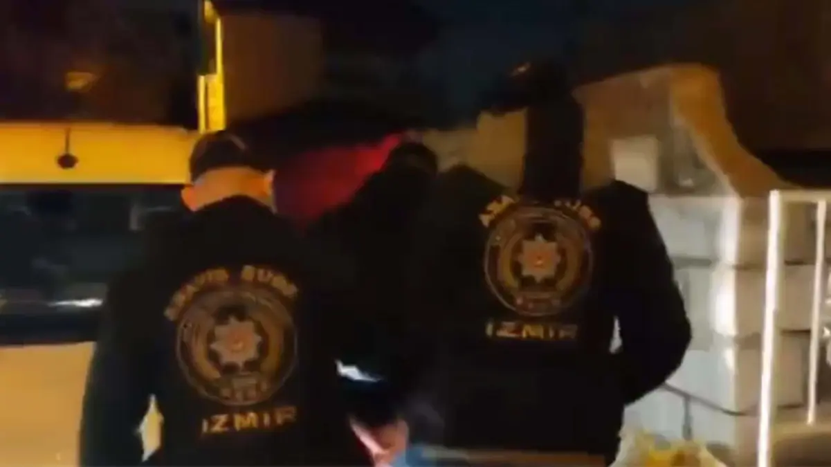 İzmir'de Silah ve Uyuşturucu Operasyonu Sonuçlandı