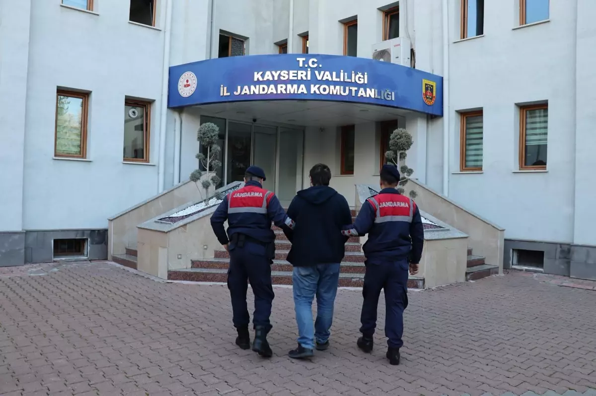 Kayseri'de Jandarma Operasyonu: DEAŞ Şebekesine Yönelik Gözaltı