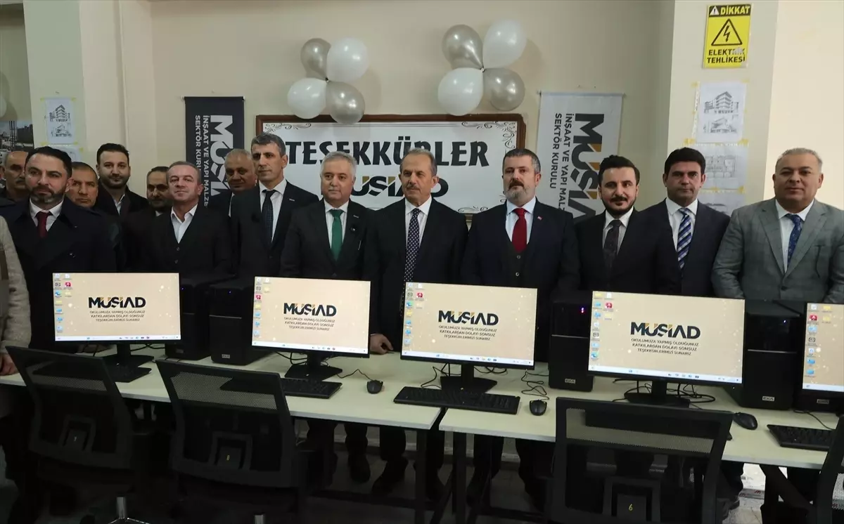 MÜSİAD, Hakkari'de Dijital Eğitim İçin İki Yeni Bilgisayar Atölyesi Açtı