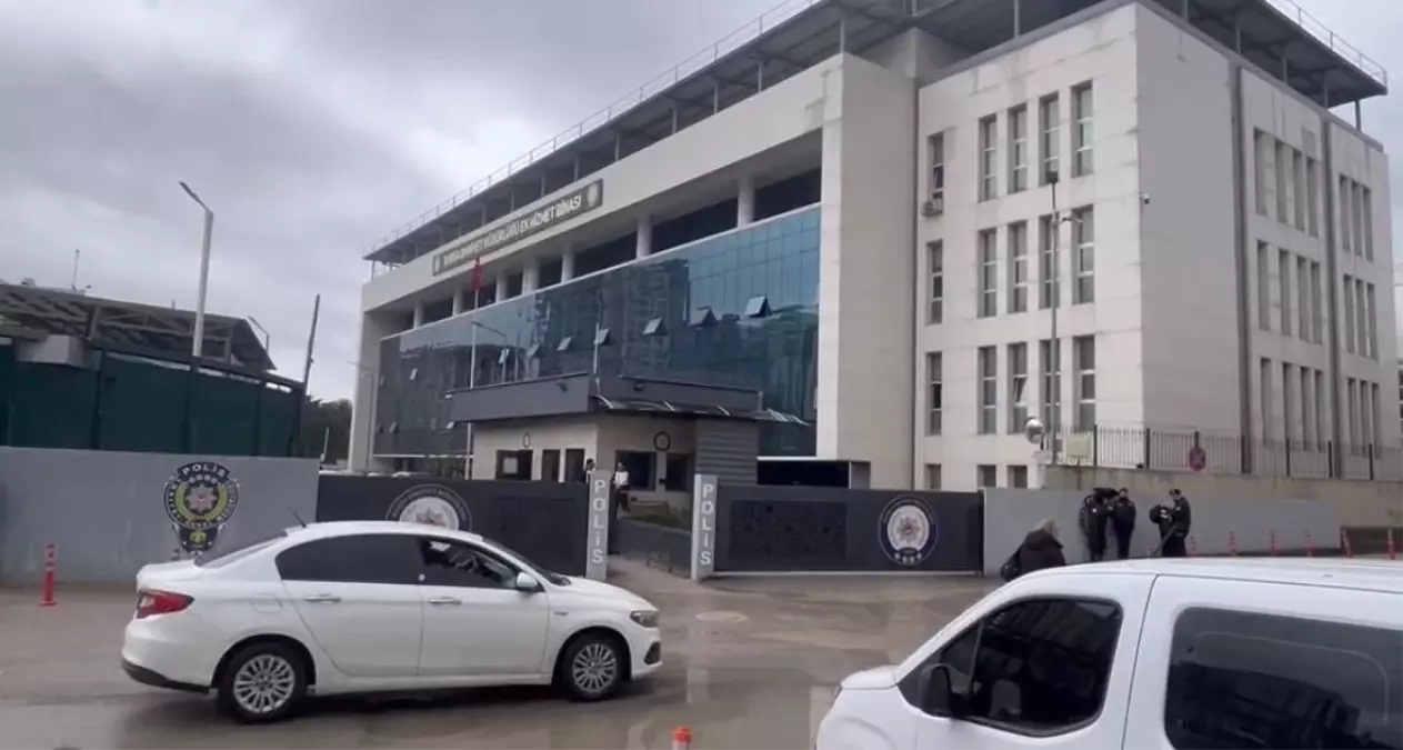 Bursa Büyükşehir Belediye Başkanı Mustafa Bozbey, Rüşvet İddialarıyla Gözaltına Alındı