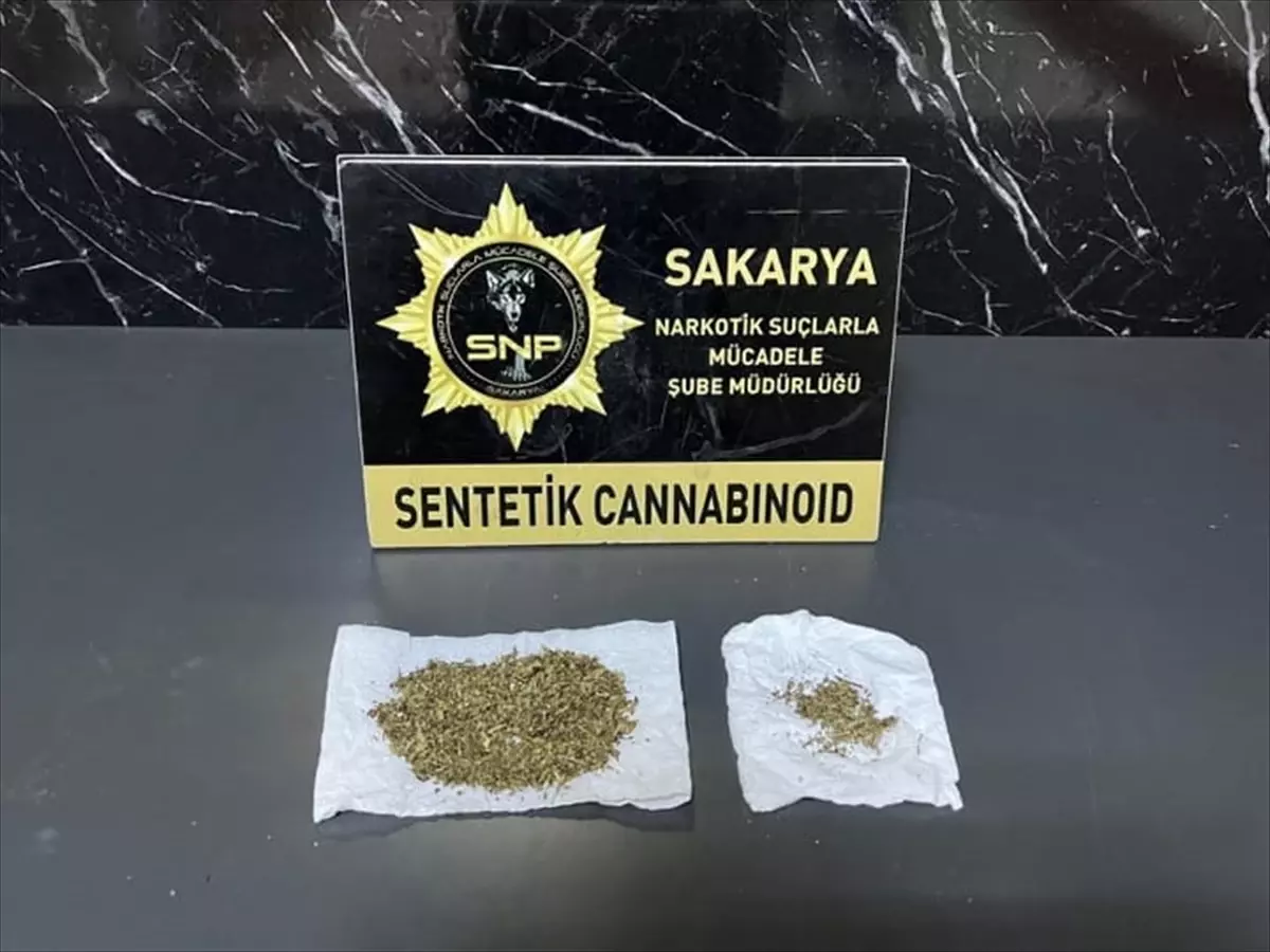 Sakarya’da Uyuşturucu ve Mühimmat Operasyonu: İki Şüpheli Gözaltında