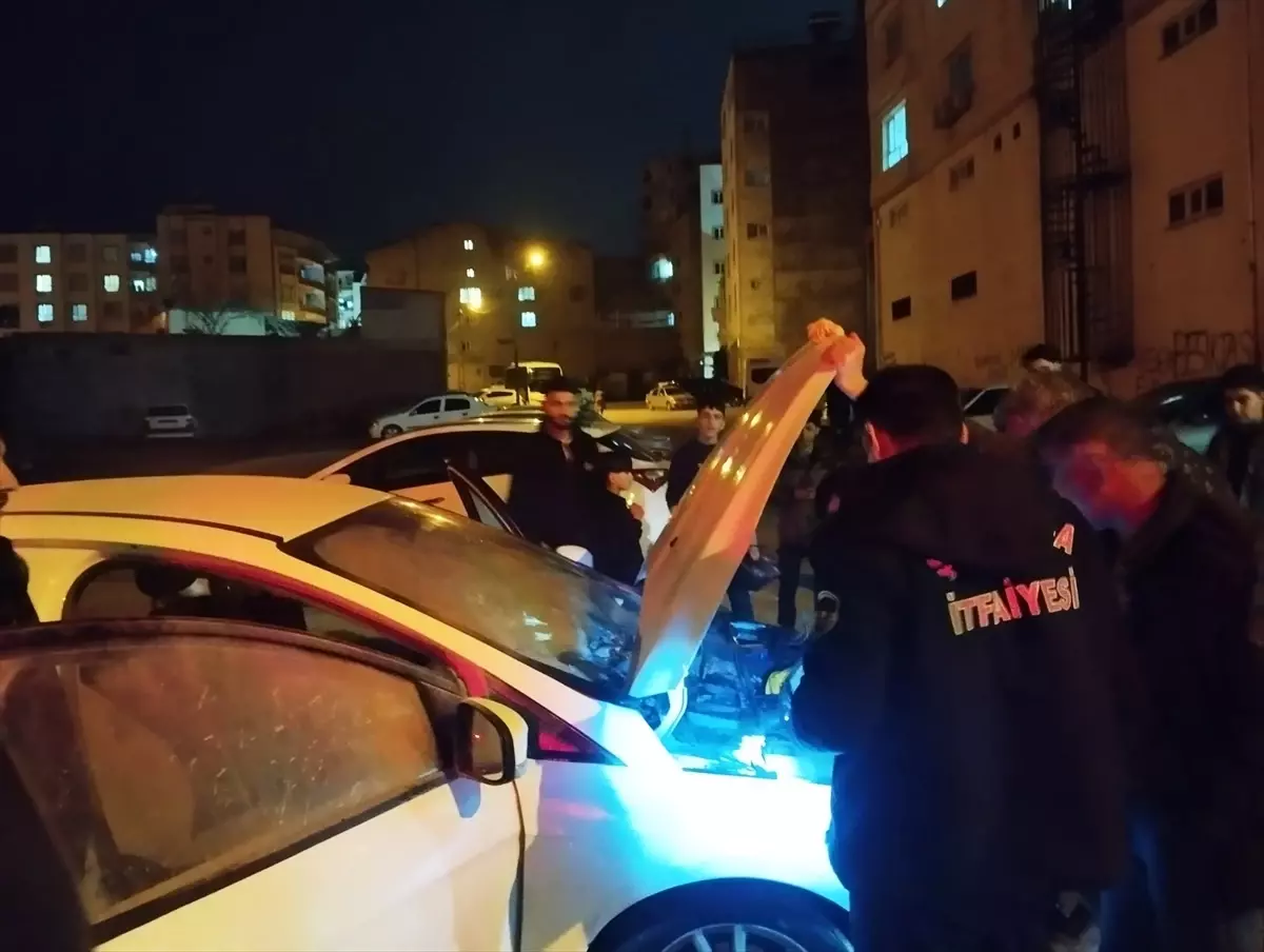 Siverek’te Park Halindeki Araç Alev Aldı: Maddi Hasar Oluştu