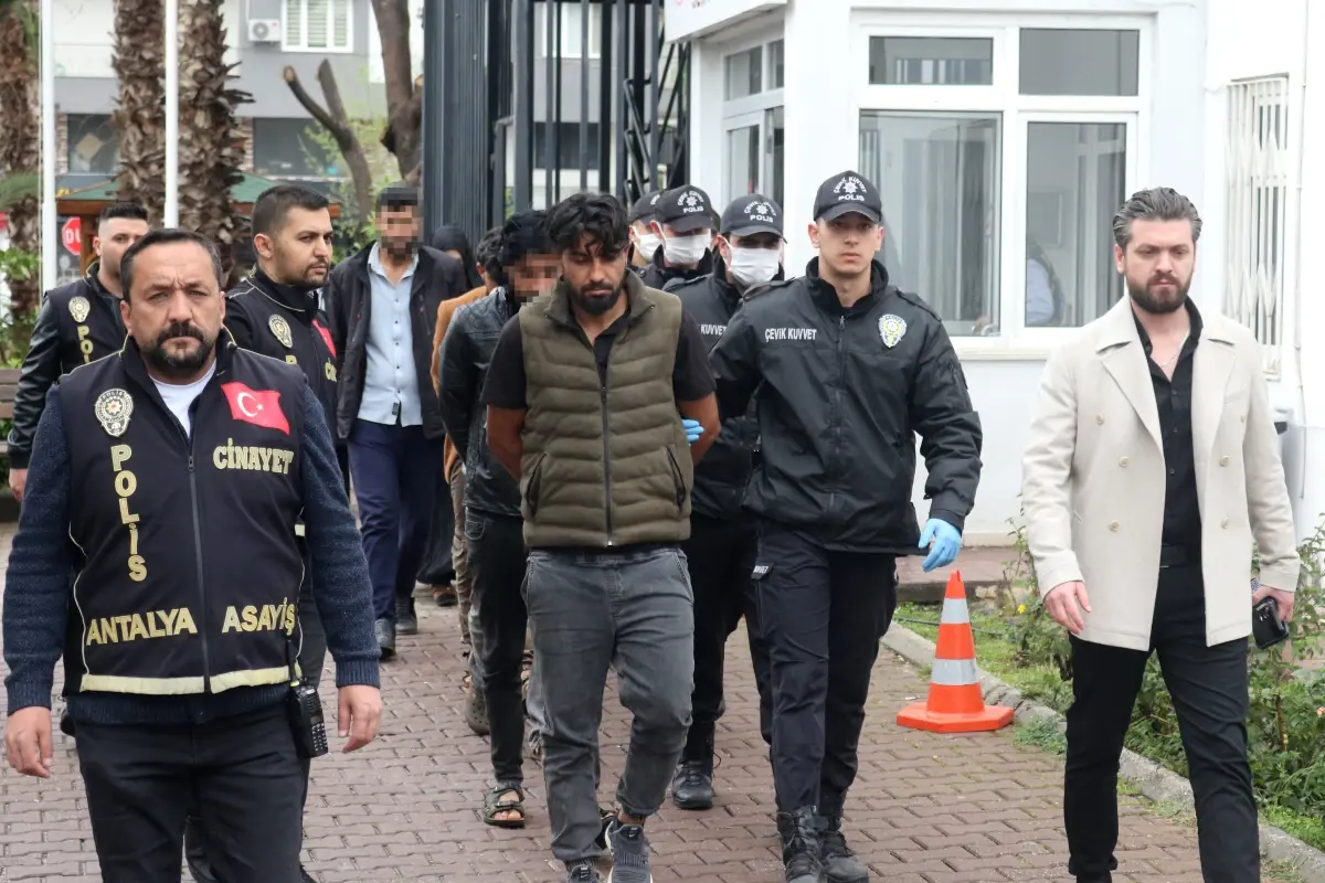 Antalya’da Şok Gelişme: Eş Cinayetinin Şüpheli Şahibi Tutuklandı