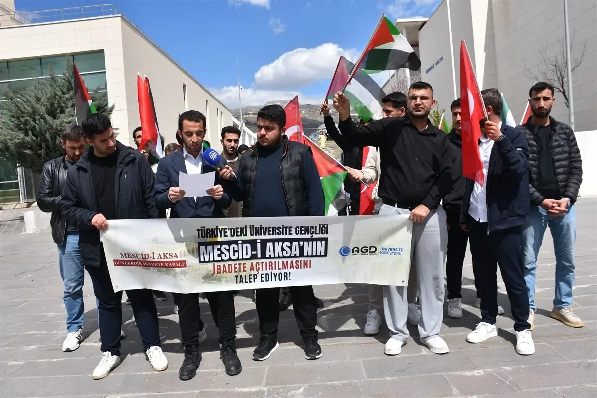 Şırnak’ta Üniversite Öğrencileri Mescid-i Aksa’nın Kapatılmasını Protesto Etti