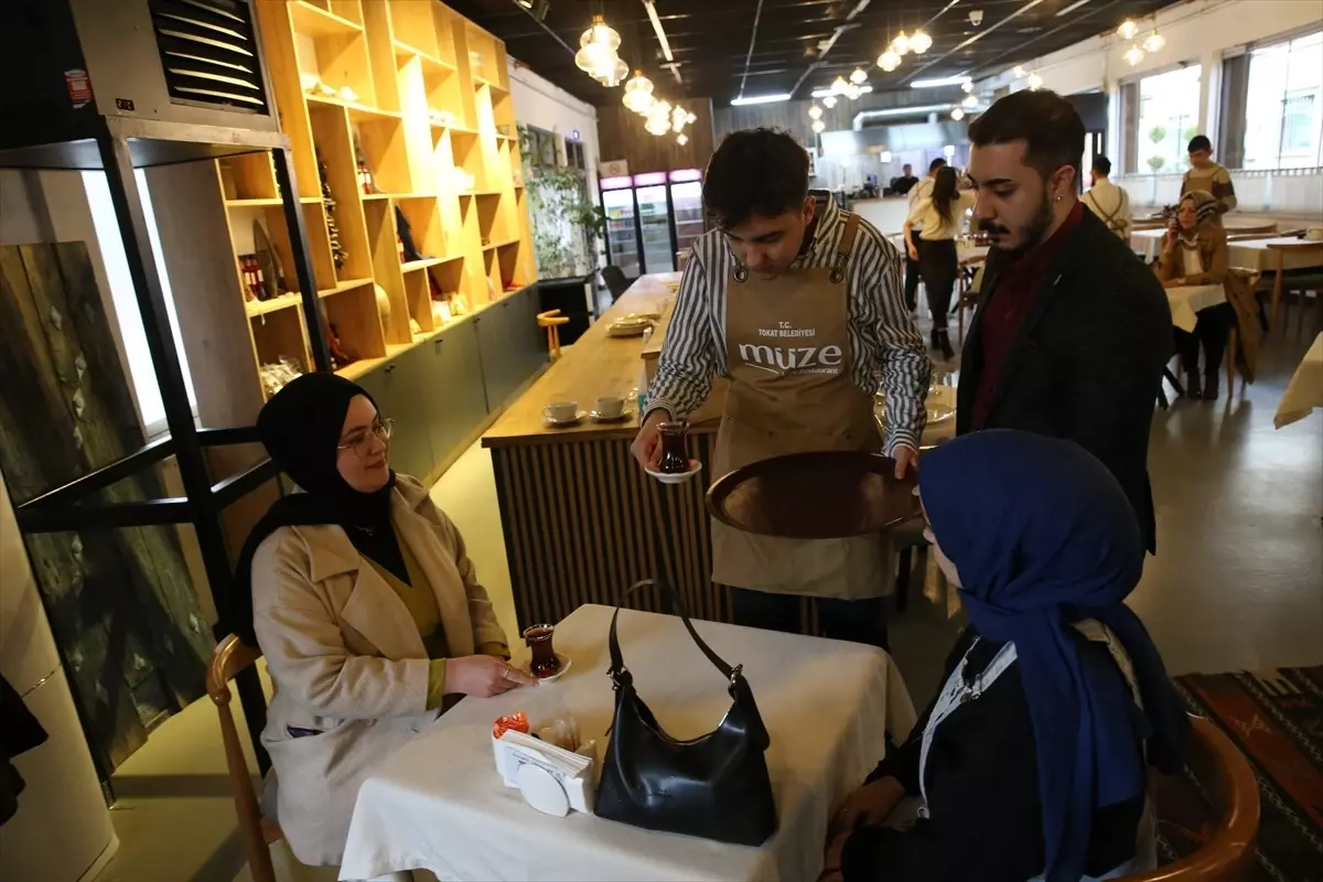 Tokat’ta Otizm Farkındalık Günü’nde Çocuk Sanatı ve Garsonluk Atölyesi