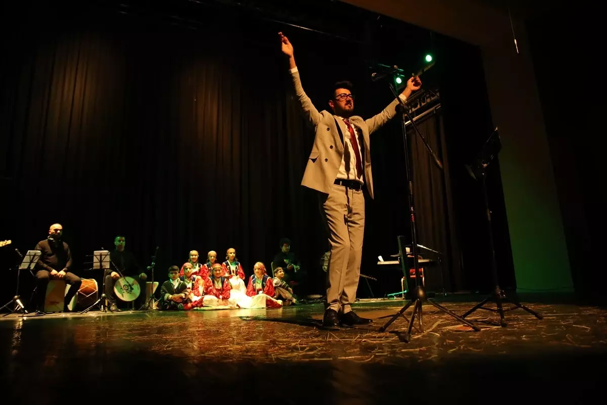 Erciş'te 108. Yıl Bağımsızlık Coşkusu