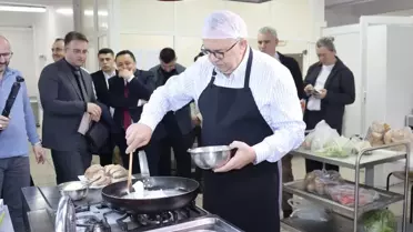 Rektör Turabi, Aşçılık Öğrencileriyle Mutfakta Buluştu