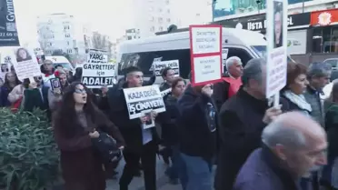 Yangın sonrası meydanda anma