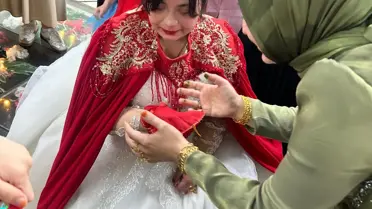 Gülayfer Akgül gelinlik içinde