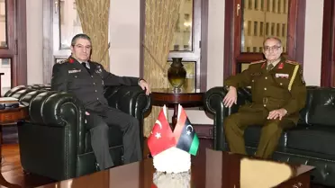 Genelkurmay Başkanı Bayraktaroglu ve Libya Komutanı Mousa resmi görüşmede