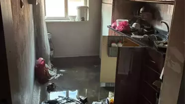 Yangın sonrası hasar gören evin içi