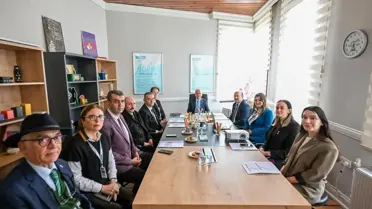 Yeşilay Danışmanlık Merkezi içinde Vali Turan ile görüşme