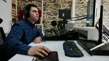 ‘Engelsiz Yaşam’ radyo programının stüdyo fotoğrafı