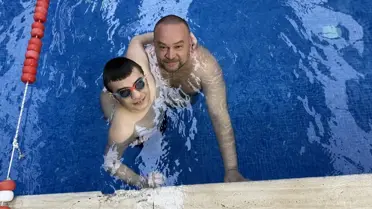 Otizmli Umut'un Yüzme Yolculuğu: 10 Madalya ve Yeni Bir Özgüven