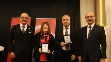 Türk Eğitim-Sen Genel Başkanı Geylan konuşma anı