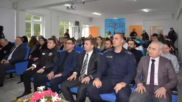 Etkinlikte otizmli çocukların fotoğrafı