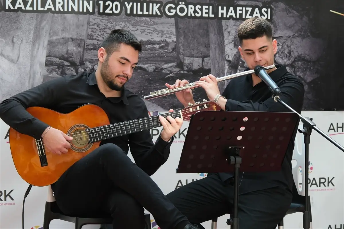 Hattuşa’nın 40. Yılını Anlatan Yeni Fotoğraf Sergisi Açıldı