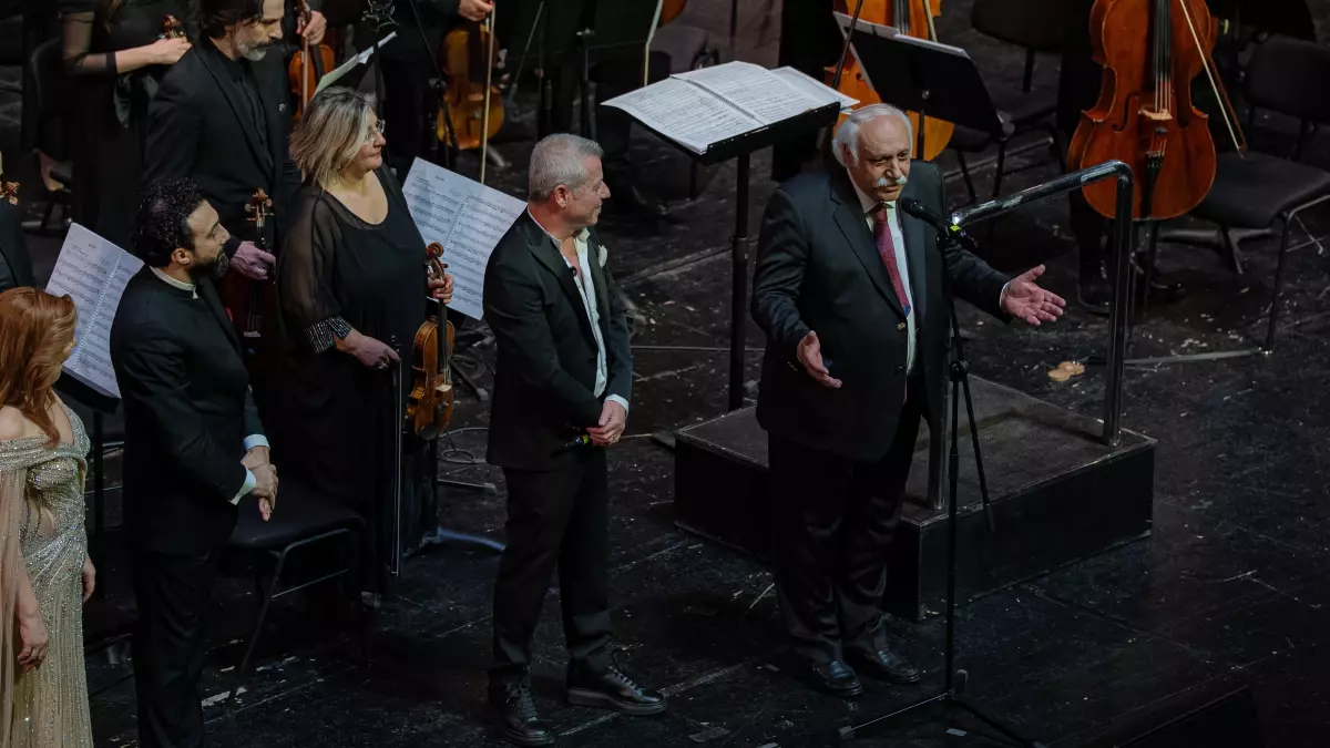 Eldar Mansurov’un “Senfonik Gravürler” Konseri İstanbul’da Coştu