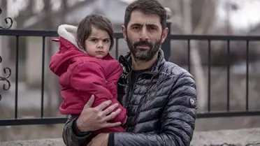 Camii kubbesindeki leyleklerin detaylı fotoğrafı