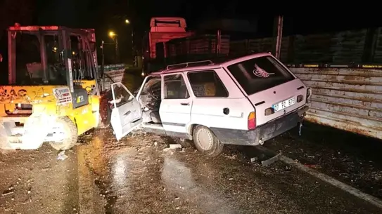 Gaziantep'te Forklift ve Otomobil Çarpışması: 4 Yaralı