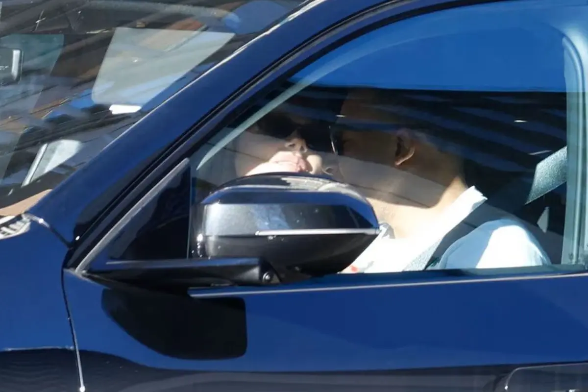 Ester Exposito ve Kylian Mbappe Madrid’de Birlikte Görüldü: Aşk mı, Arkadaşlık mı?