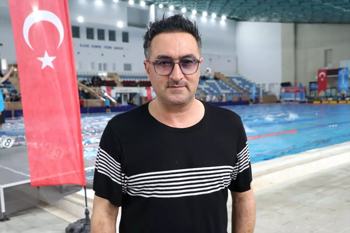 Elazığ’da Paletli Yüzme Şampiyonası Coşkusu Başladı