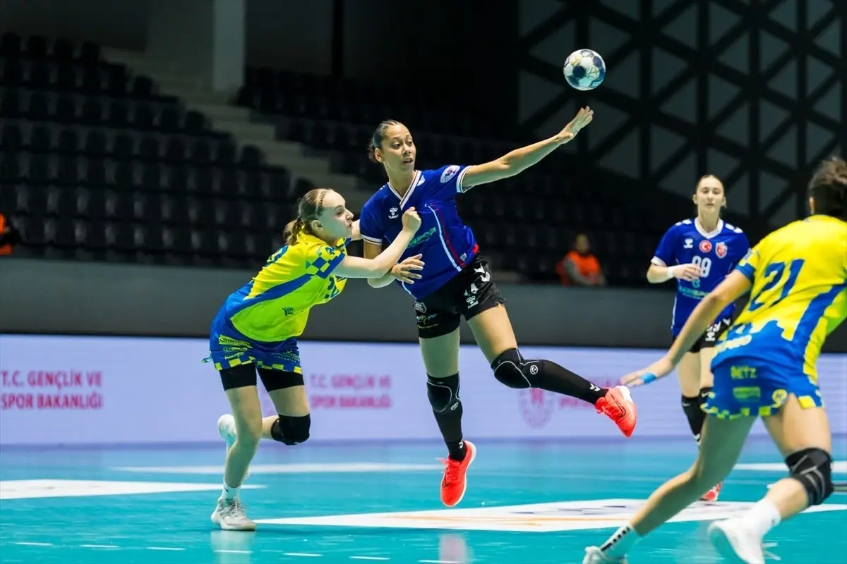 Kepez Belediyespor, Metz Handball'ı 32-23 Yendirerek EHF Gençler Kupası Finaline Çıktı