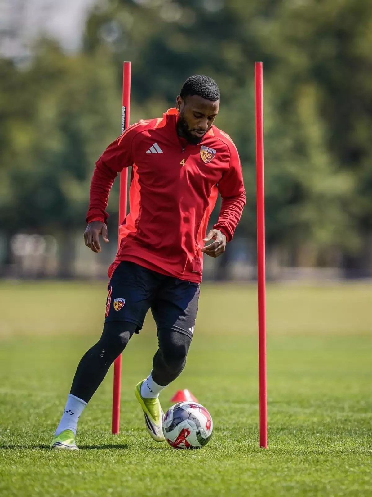 Kayserispor, Kasımpaşa Karşısında Formunu Zirveye Çıkarmaya Hazırlanıyor