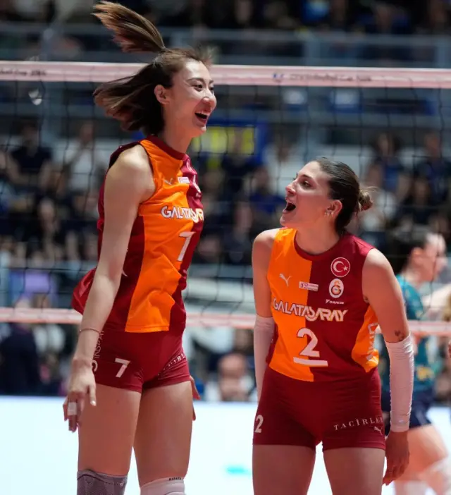 Galatasaray Daikin maç sonrası kutlama