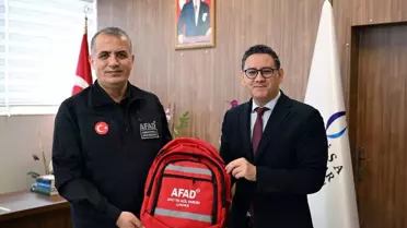 Afet tatbikatı sırasında öğrenciler