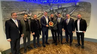 Boks Federasyonu Başkanı Suat Hekimoğlu toplantı anında