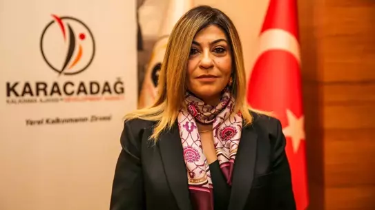 Eğitim sırasında sunum yapan bir konuşmacı