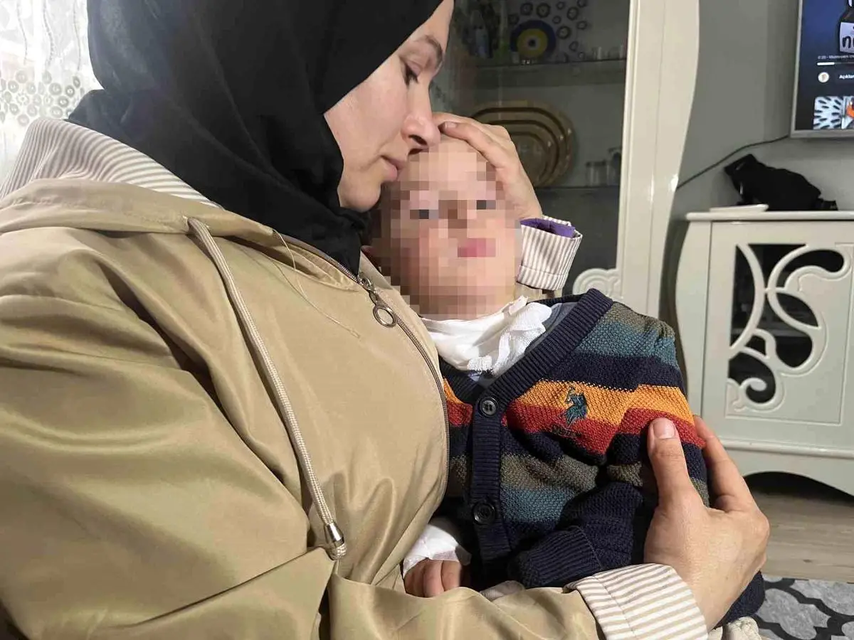 İzmir Karabağlar’da 2 Yaşındaki Çocuk Bıçakla Saldırıya Uğradı, Şüpheli Hemen Tutuklandı