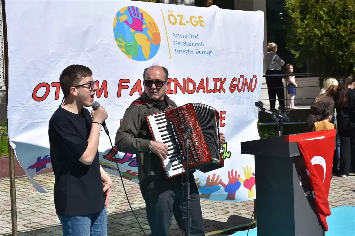 Artvin'de Otizm Farkındalık Yürüyüşü Binlerce Katılımcıyla Renkli Bir Kutlamaya Dönüştü