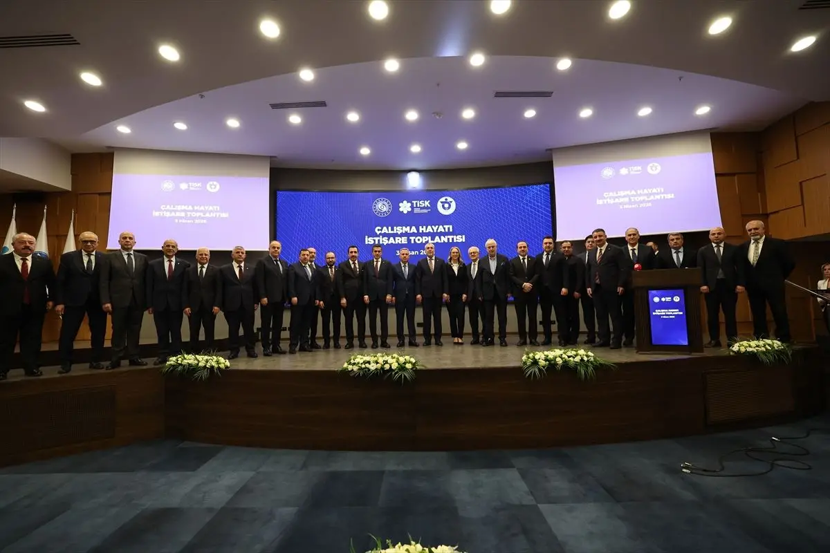 İş Sağlığı ve Güvenliği Eğitimleri Yeni Düzenlemeyle Esnekleşti: Bakan Işıkhan TİSK'te Açıklamalarda Bulundu