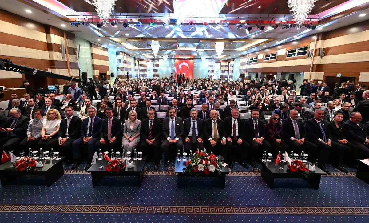 TOBB Başkanı Hisarcıklıoğlu'ndan Savaşların Türkiye Ekonomisine Olası Daralma Uyarısı