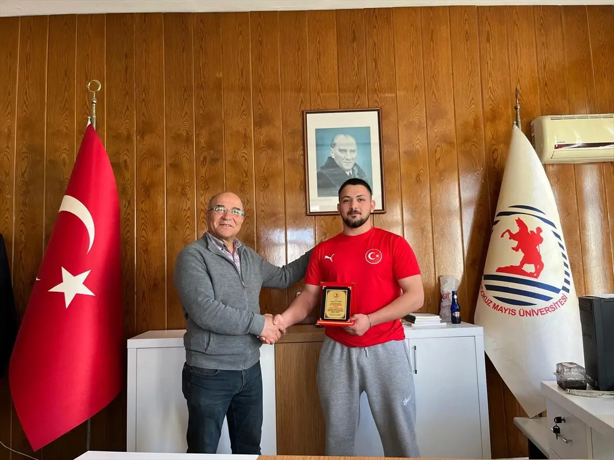 OMÜ'lü Hamza Temiz, Türkiye Güreş Şampiyonasında Çeyrek Finale Yükseldi