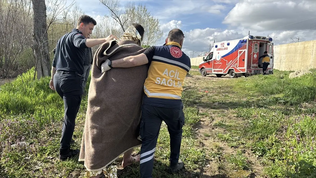 Edirne'de 43 Yaşındaki Adam Tunca Nehri'nde Kurtarıldı