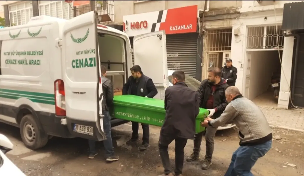 Dörtyol’da 75 Yaşındaki Adamın Evinde Şok Bıçak Saldırısı