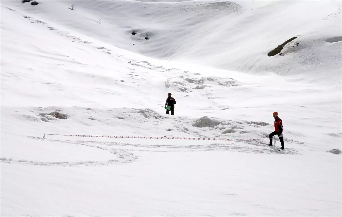 İHH Bitlis Şubesi Çığ Felaketlerine Karşı Gönüllü Arama Kurtarma Ekibi Eğitimi Başlattı