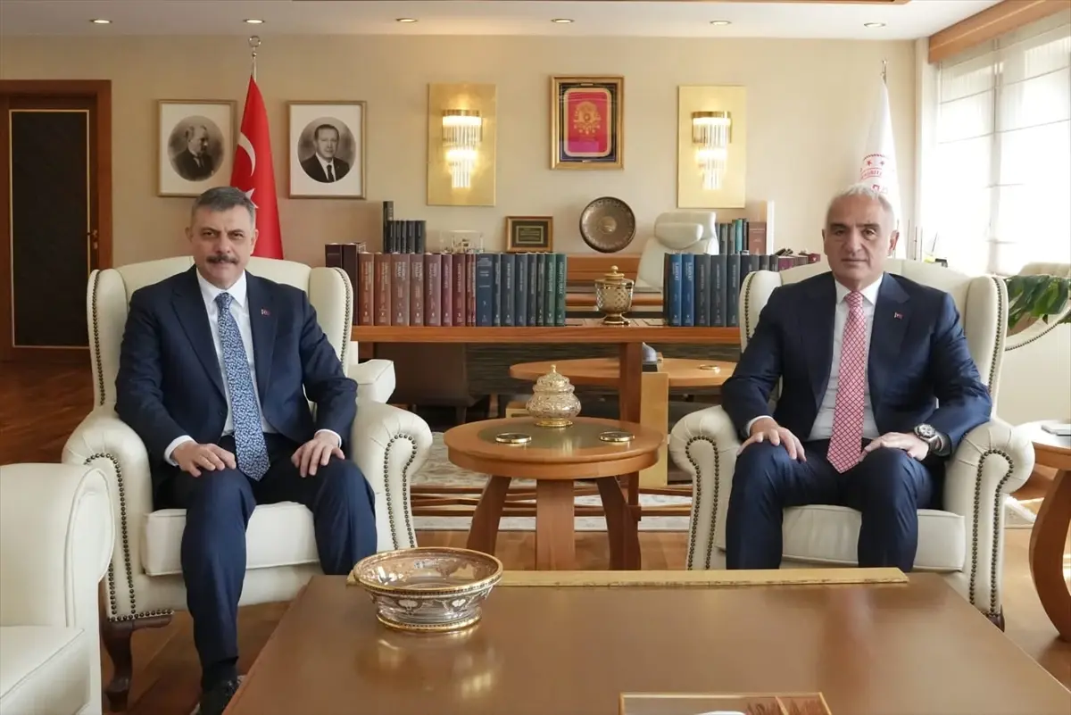 İçişleri ve Kültür Bakanları Turizm Güvenliği Üzerine Kritik Görüşme Gerçekleştirdi