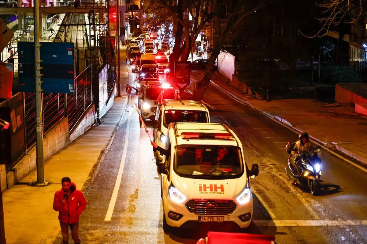 İstanbul’da Yüzlerce Araçla Gazze Destek Konvoyu Yola Çıktı