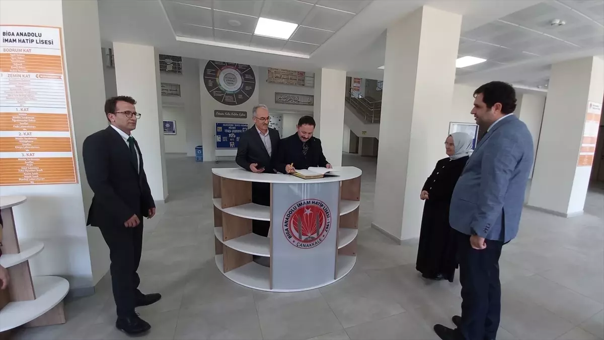 Biga Kaymakamı Ercan Kayabaşı, Yeni Binaya Taşınan İmam Hatip Lisesi'ni İnceledi