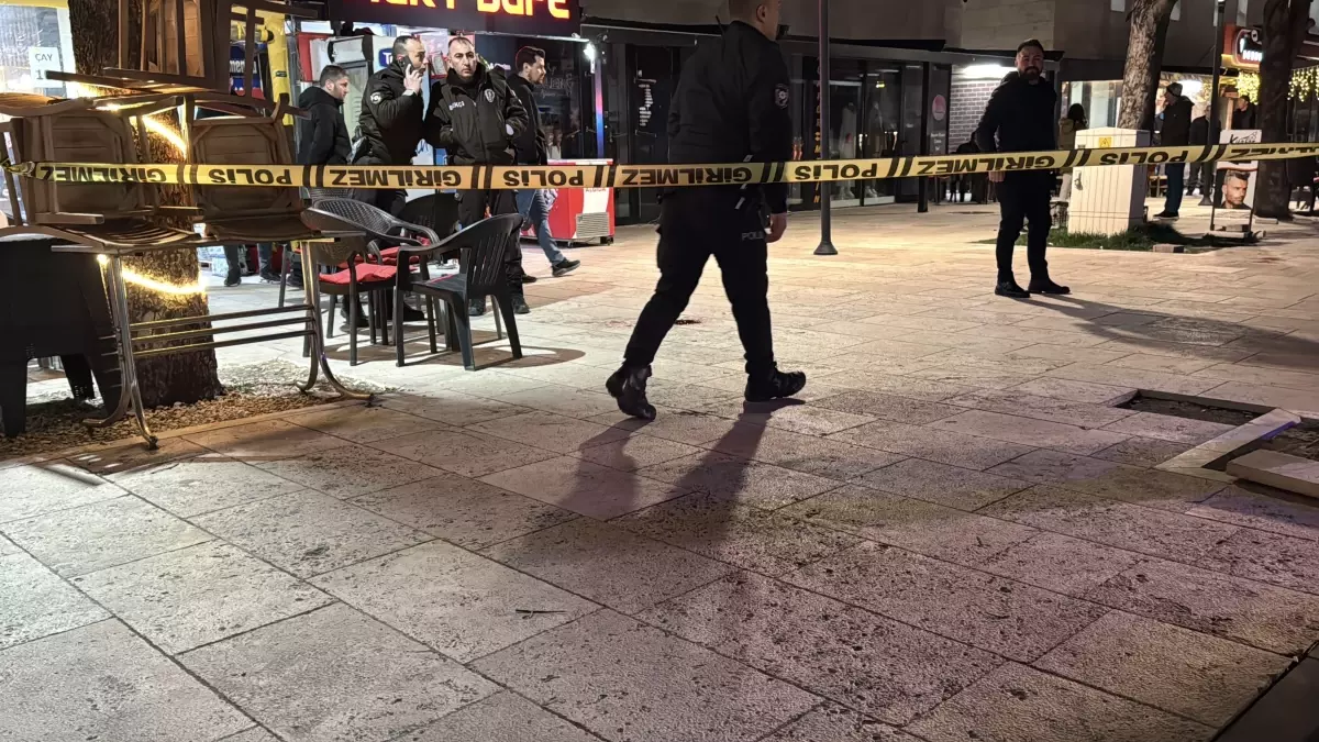 Kütahya’da Alkollü Kavga Bıçakla Sonuçlandı: 1 Kişi Ağır Yaralı