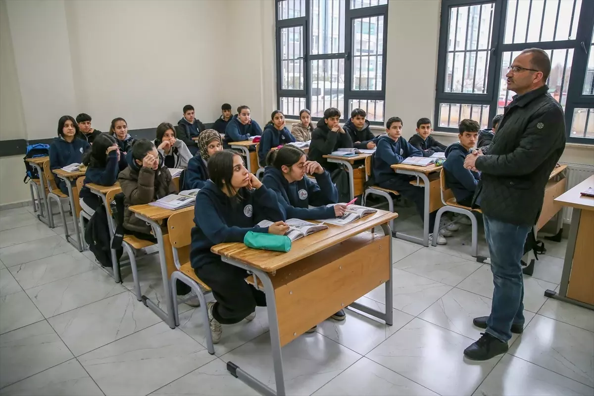 Diyarbakır ve Mardinli Lise Öğrencileri, Türk Masallarını Tanıtma Projesiyle Türkiye Finaline Çıktı