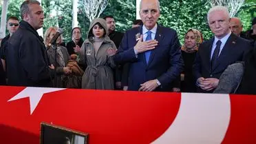 Prof. Dr. Hasan Hüsrev Hatemi'nin anısına düzenlenen çiçekler