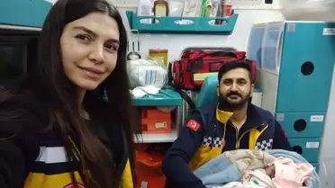 Doğum yapan anne ve yeni doğan bebek