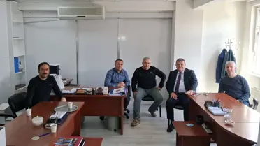 Toplantı sırasında konuşma yapan Osman Yağmur